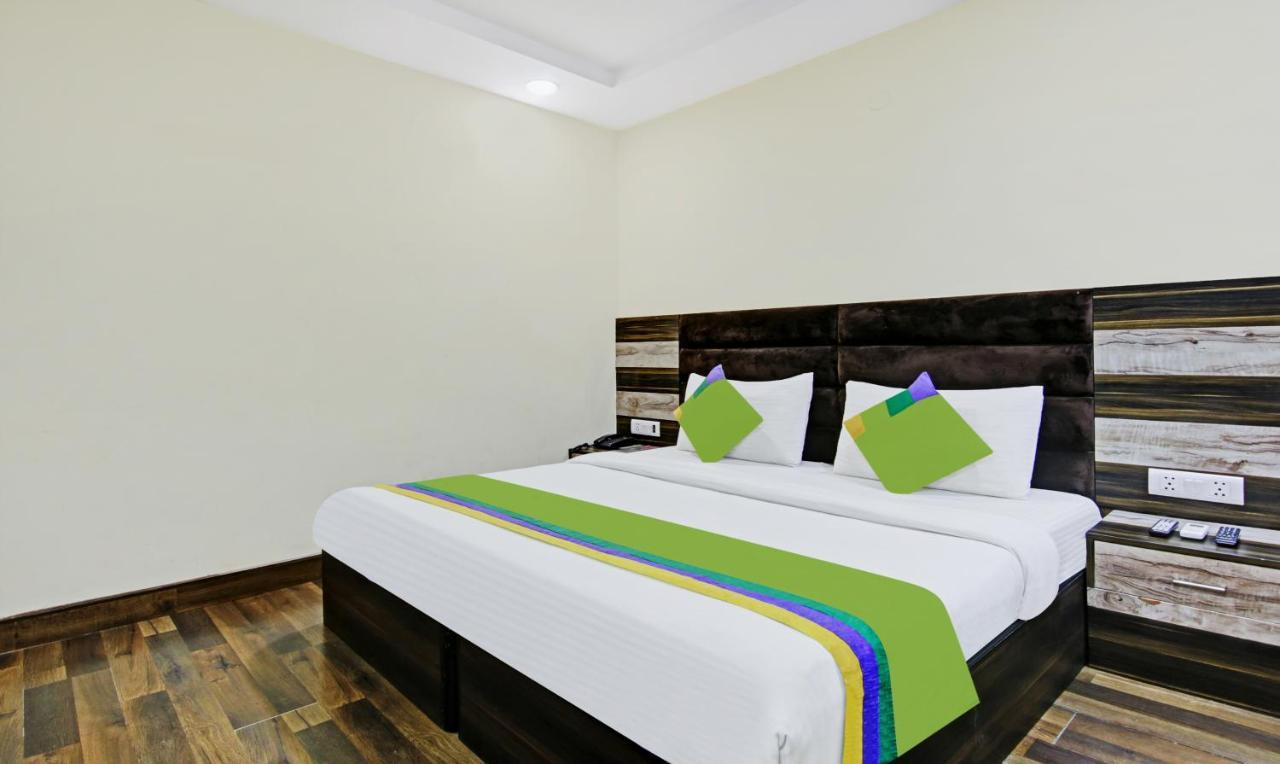 Hotel Singh Continetal Дели Экстерьер фото