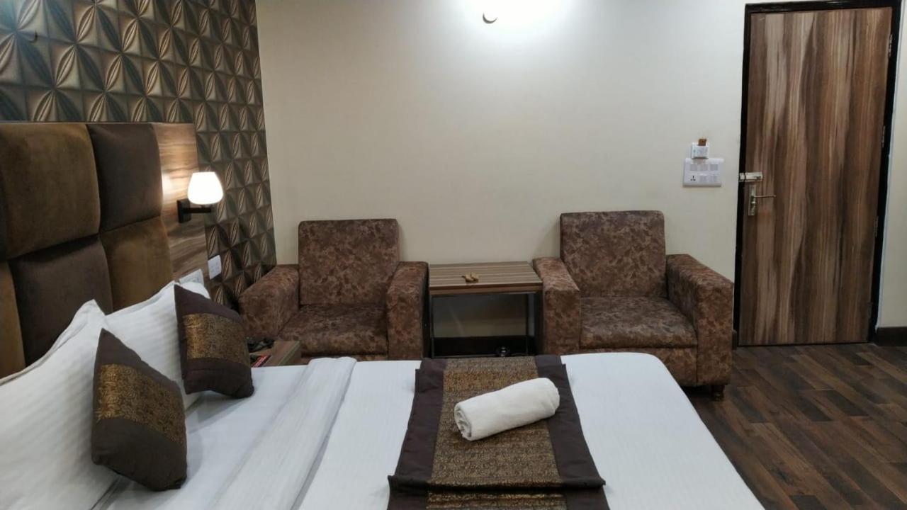 Hotel Singh Continetal Дели Экстерьер фото