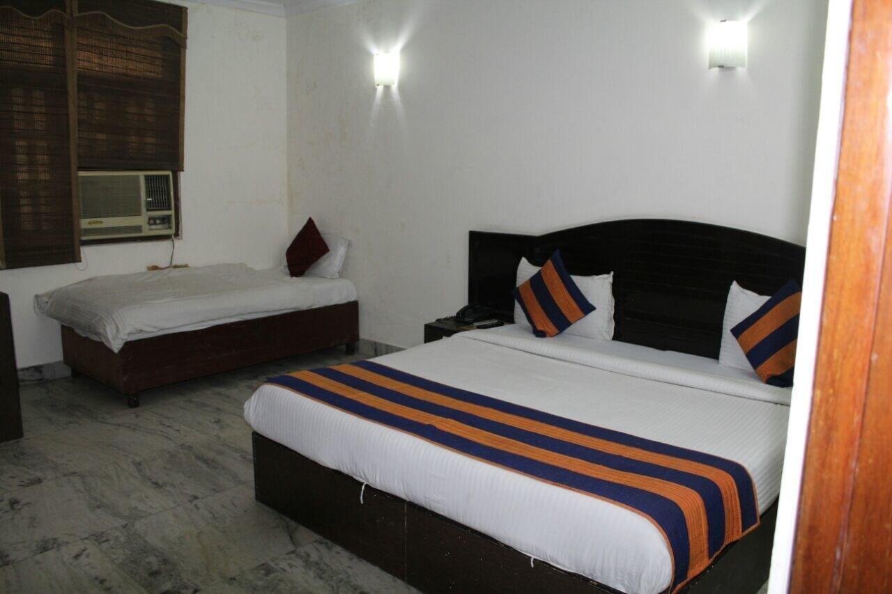 Hotel Singh Continetal Дели Экстерьер фото