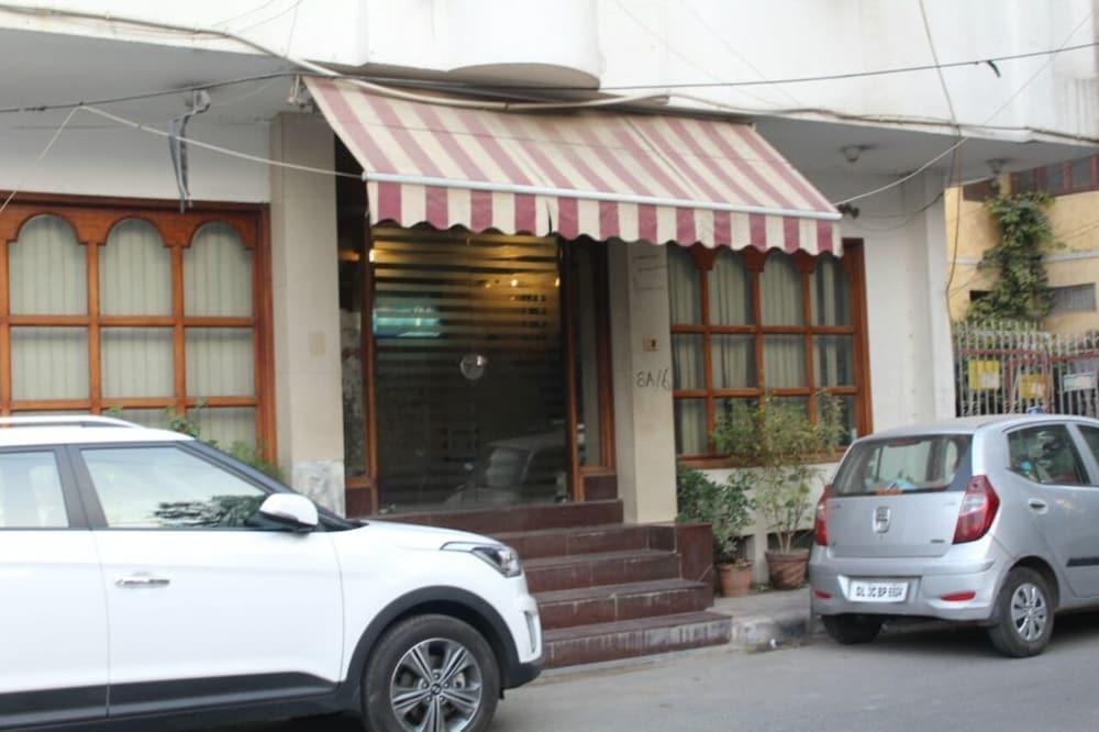 Hotel Singh Continetal Дели Экстерьер фото