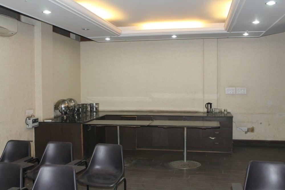 Hotel Singh Continetal Дели Экстерьер фото